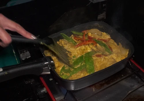 One-Pan Coconut Curry Chicken – Creamy Comfort Around the Campfire